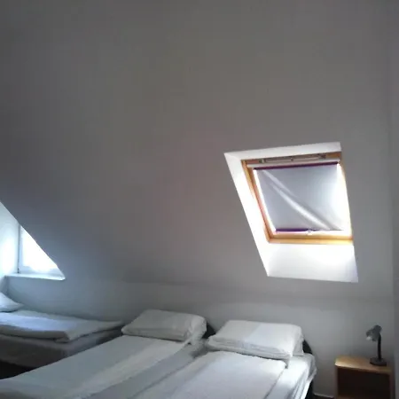 Nyaraló Ferienhaus Mit Pool Fur 7 Personen Direkt Am See Balatonmáriafürdő