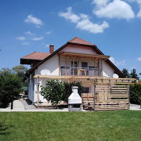 Ferienhaus Mit Pool Fur 7 Personen Direkt Am See Casa vacanze